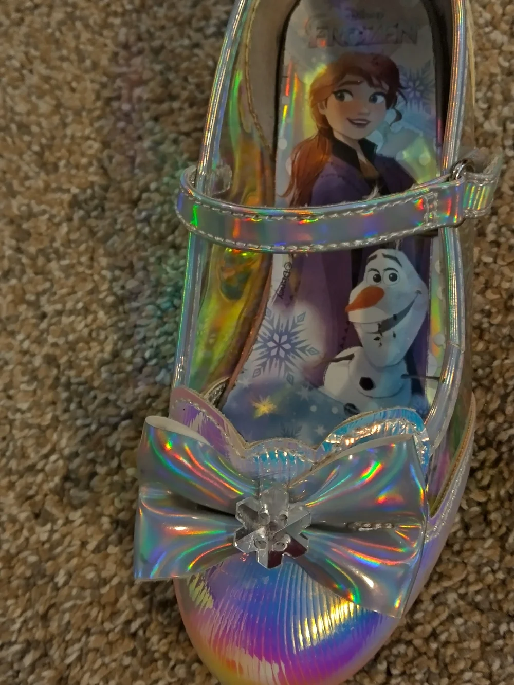 Disney Frozen Iridescent Holographic Dress Shoe with Bow 🩵